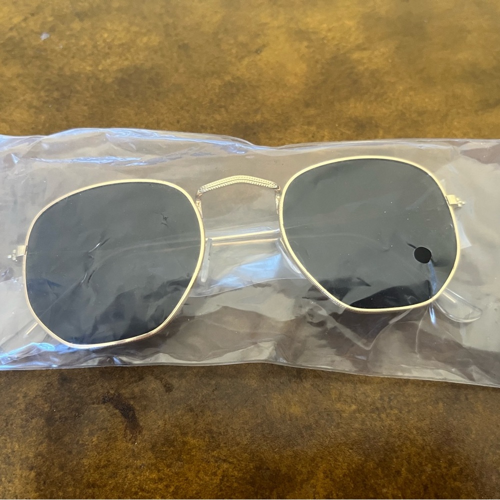 Stylish Gold Frame Sunglasses